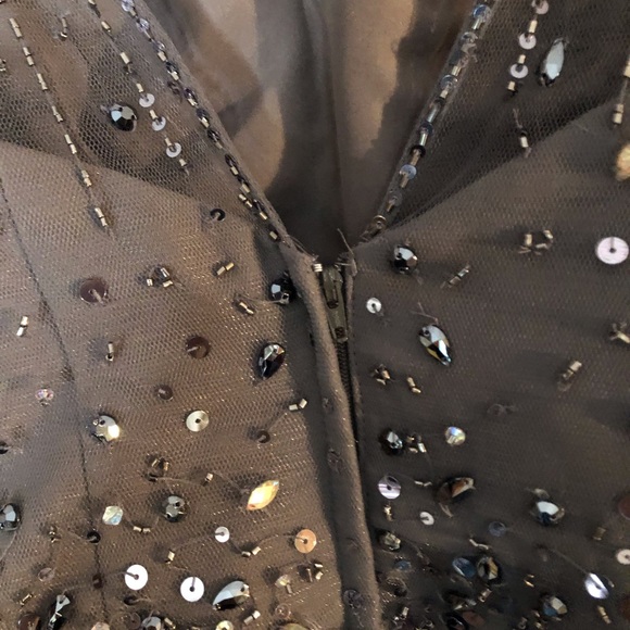 Montage smoke MOB gown - Picture 5 of 7